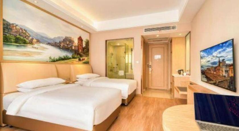 Hotel Vienna 3 Hongqiao Exhibition Center Beiqing Highway 4*