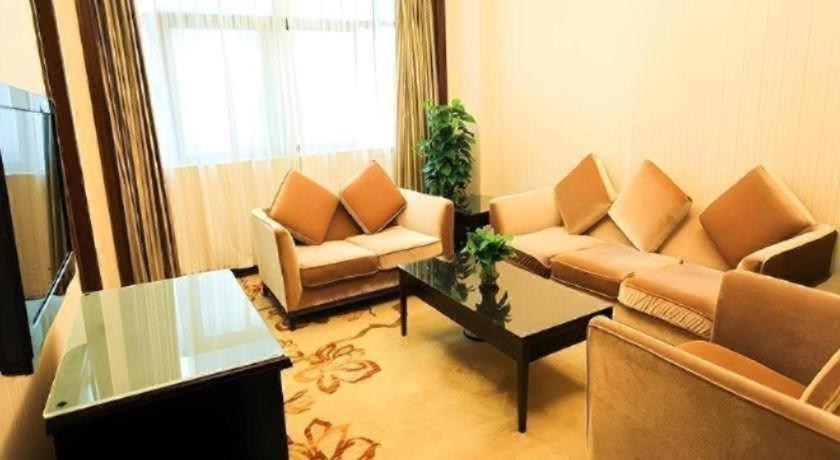 Vienna 3 Hongqiao Exhibition Center Beiqing Highway Hotel 4*