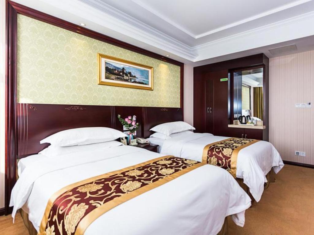 Vienna 3 Hongqiao Exhibition Center Beiqing Highway 4* Shanghai
