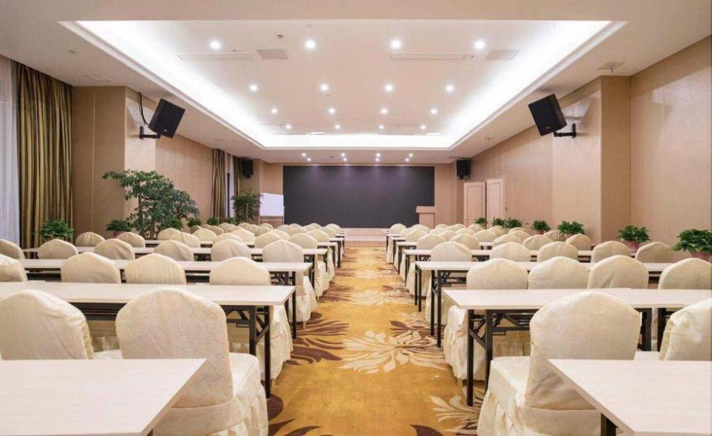 Hotel Vienna 3 Hongqiao Exhibition Center Beiqing Highway Shanghai